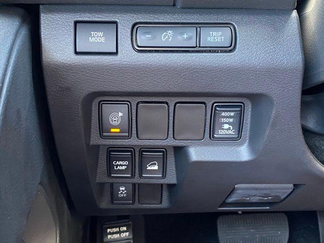 Photo of 2025 Glacier White Nissan Frontier