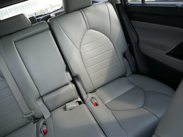 Photo of 2021 Moon Dust Toyota Highlander Hybrid