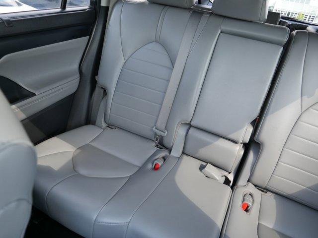 Photo of 2021 Moon Dust Toyota Highlander Hybrid