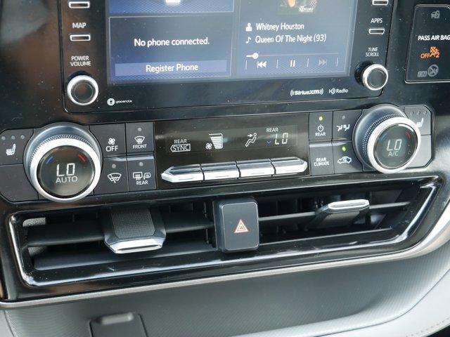 Photo of 2021 Moon Dust Toyota Highlander Hybrid