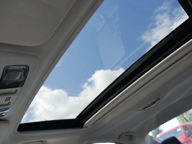 Photo of 2017 Ice Silver Metallic Subaru Legacy