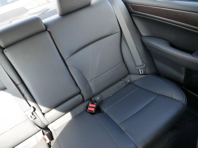 Photo of 2017 Ice Silver Metallic Subaru Legacy