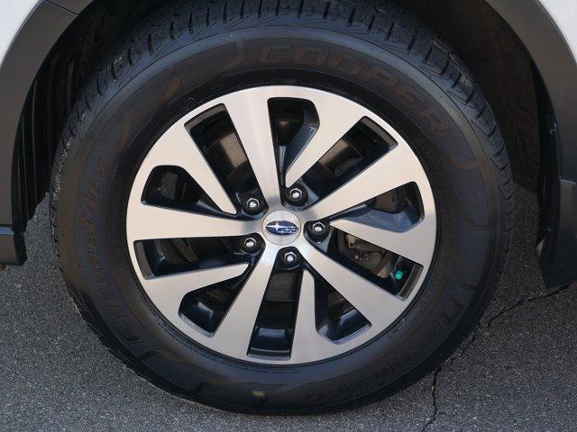 Photo of 2022 Crystal White Pearl Subaru Outback
