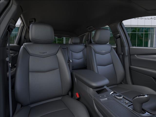 Photo of 2025 Crystal White Tricoat Cadillac XT5