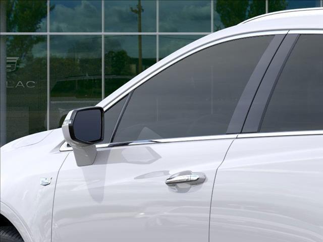 Photo of 2025 Crystal White Tricoat Cadillac XT5