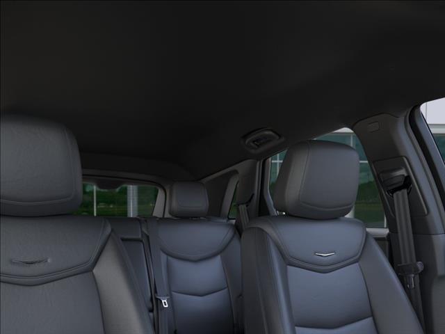 Photo of 2025 Crystal White Tricoat Cadillac XT5