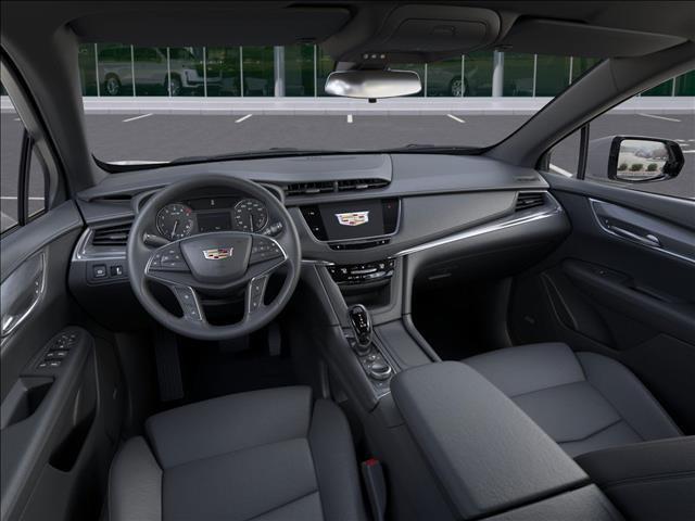 Photo of 2025 Crystal White Tricoat Cadillac XT5