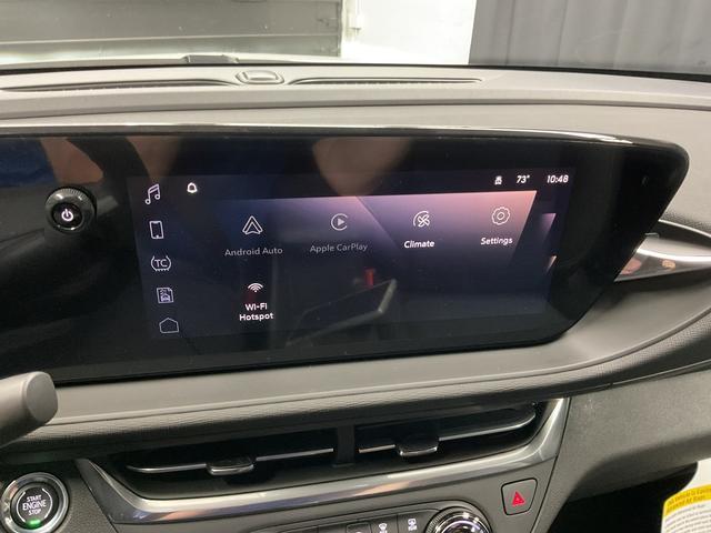 Photo of 2025 Summit White Buick Envista