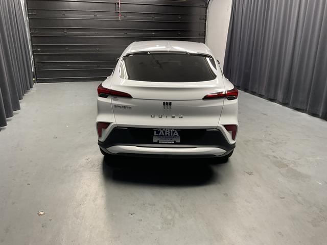 Photo of 2025 Summit White Buick Envista