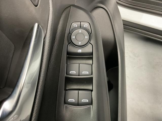 Photo of 2025 Summit White Buick Envista