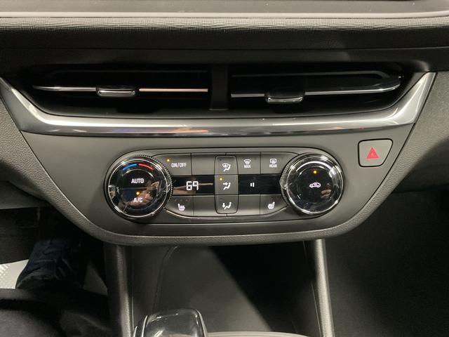 Photo of 2025 Summit White Buick Envista
