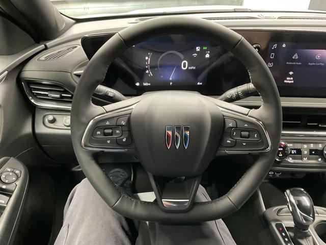 Photo of 2025 Summit White Buick Envista
