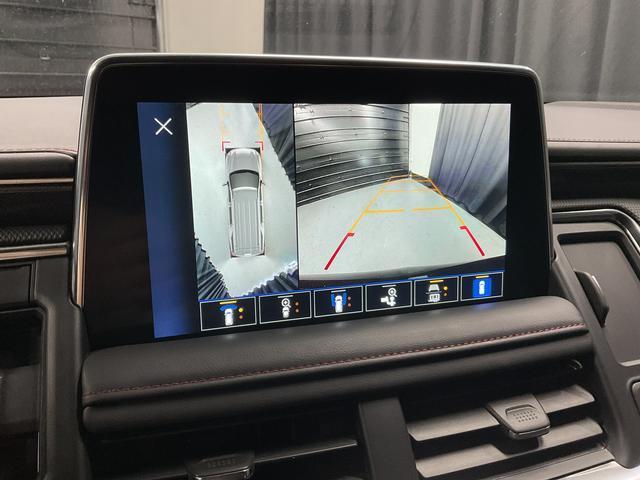 Photo of 2022 Black Chevrolet Suburban