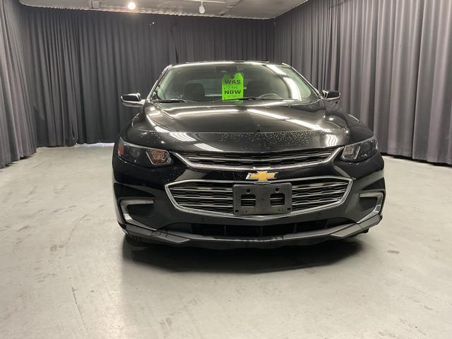 Photo of 2018 Mosaic Black Metallic Chevrolet Malibu