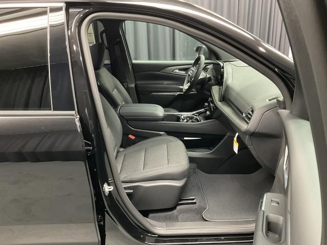 Photo of 2026 Mosaic Black Metallic Chevrolet Traverse