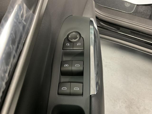 Photo of 2026 Mosaic Black Metallic Chevrolet Traverse