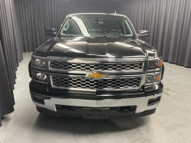 Photo of 2015 Black Chevrolet Silverado 1500