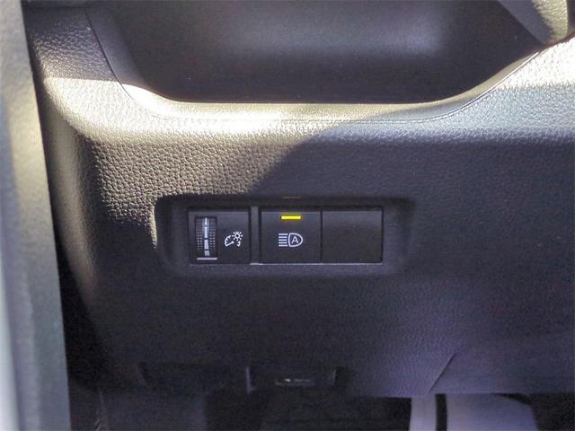 Photo of 2022 Midnight Black Metallic Toyota RAV4
