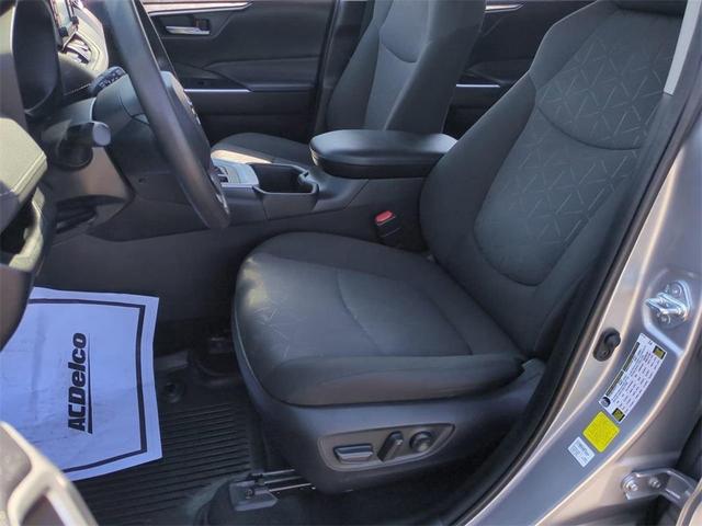 Photo of 2022 Midnight Black Metallic Toyota RAV4