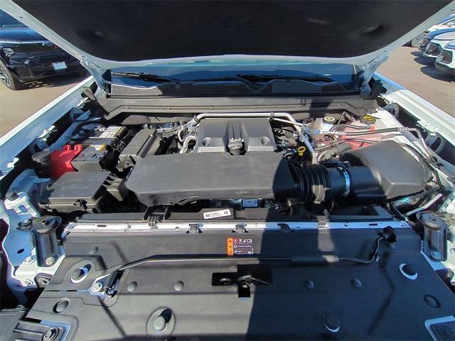 Photo of 2025 Summit White Chevrolet Colorado