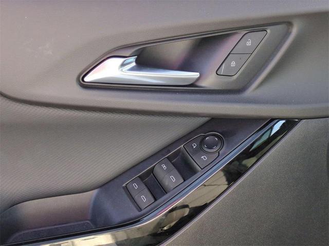 Photo of 2025 Summit White Chevrolet Equinox