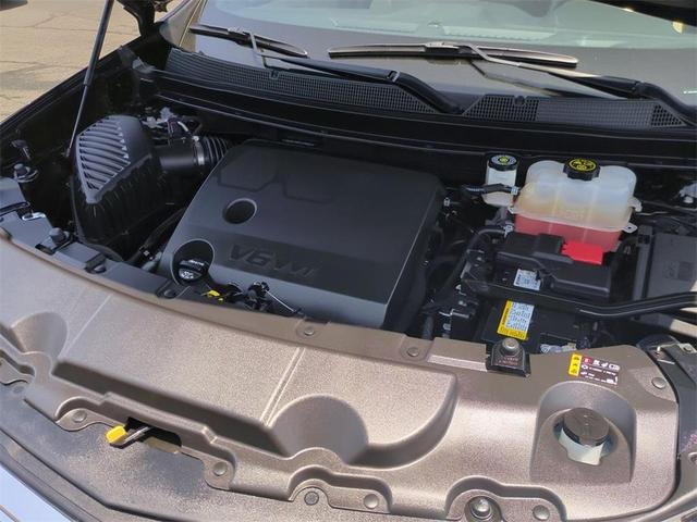 Photo of 2023 Mosaic Black Metallic Chevrolet Traverse