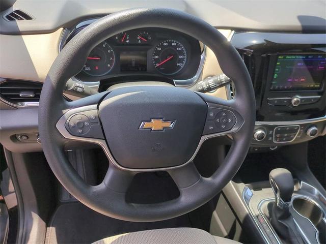 Photo of 2023 Mosaic Black Metallic Chevrolet Traverse