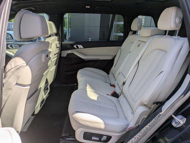 Photo of 2020 Black Sapphire Metallic BMW X7