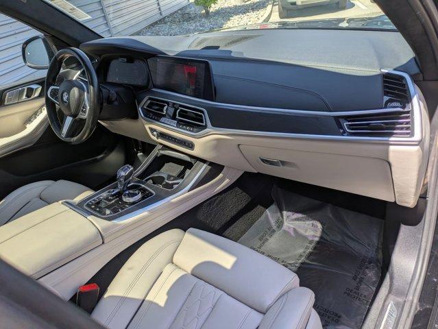 Photo of 2020 Black Sapphire Metallic BMW X7