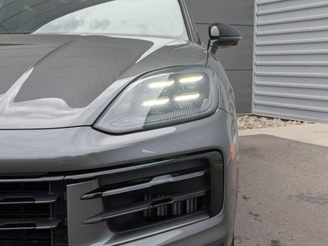 Photo of 2024 Gray Porsche Cayenne
