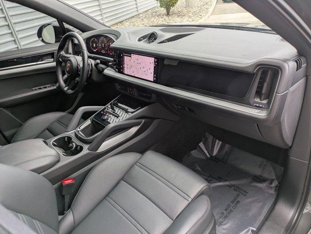 Photo of 2024 Gray Porsche Cayenne