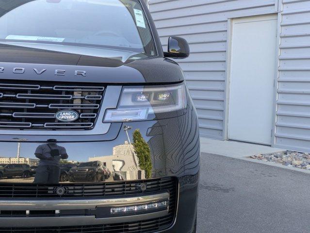 Photo of 2025 Santorini Black Land Rover Range Rover