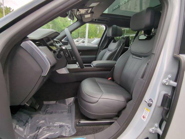 Photo of 2025 Ethereal Frost Silver In Gloss Finish Land Rover Range Rover