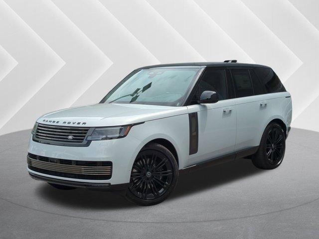 Photo of 2025 Ethereal Frost Silver In Gloss Finish Land Rover Range Rover