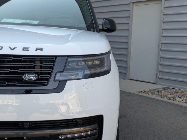 Photo of 2025 Fuji White Land Rover Range Rover