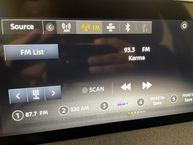 Photo of 2025 Scarlet Ember Tintcoat/Super Black Nissan Kicks