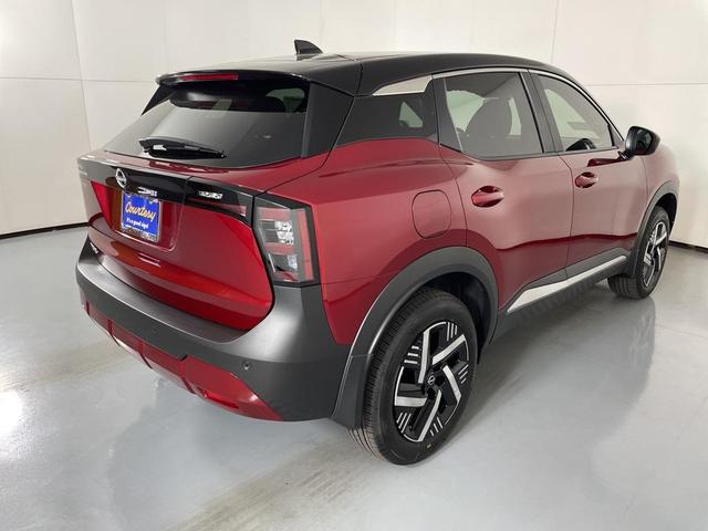 Photo of 2025 Scarlet Ember Tintcoat/Super Black Nissan Kicks