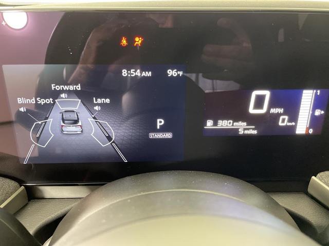 Photo of 2025 Scarlet Ember Tintcoat/Super Black Nissan Kicks