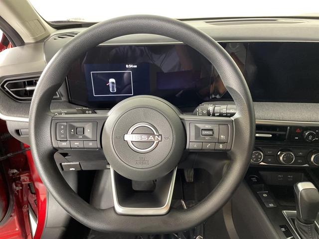 Photo of 2025 Scarlet Ember Tintcoat/Super Black Nissan Kicks