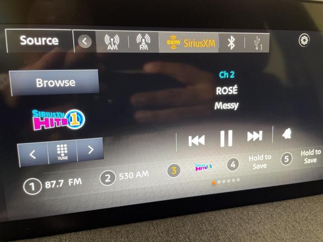 Photo of 2025 Scarlet Ember Tintcoat/Super Black Nissan Kicks