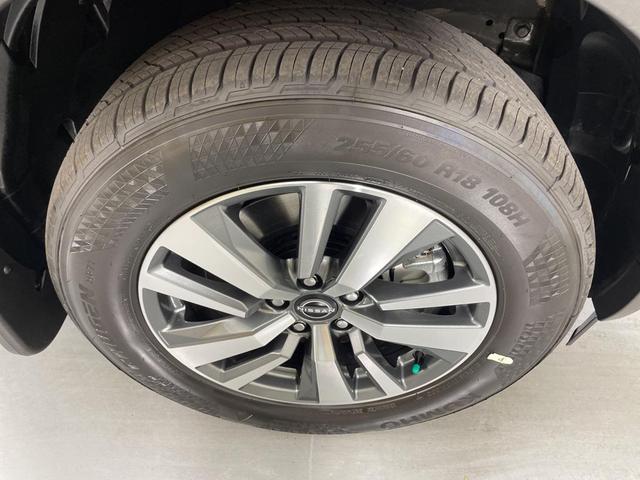 Photo of 2025 Super Black Nissan Pathfinder