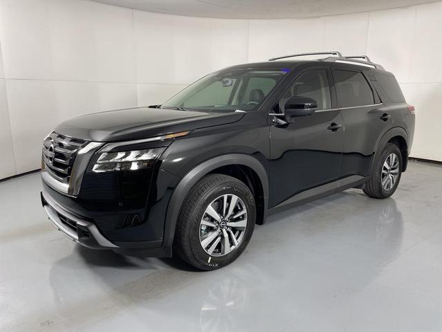 Photo of 2025 Super Black Nissan Pathfinder