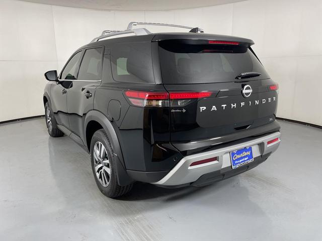 Photo of 2025 Super Black Nissan Pathfinder