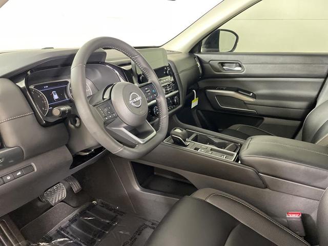 Photo of 2025 Super Black Nissan Pathfinder