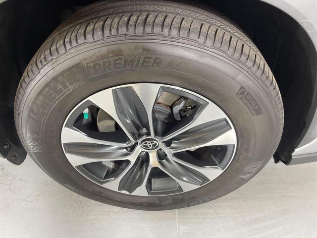 Photo of 2022 Celestial Silver Metallic Toyota Highlander