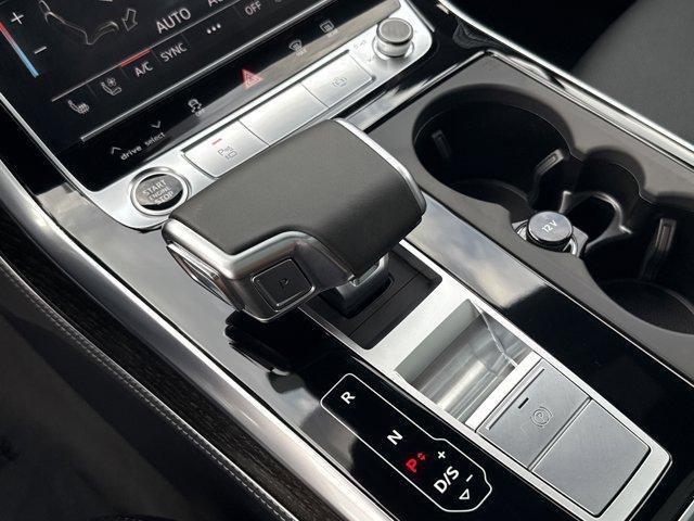 Photo of 2025 Mythos Black Metallic Audi Q7