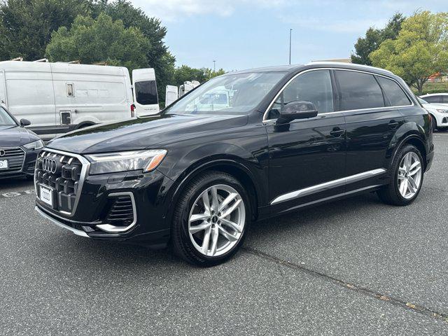 Photo of 2025 Mythos Black Metallic Audi Q7