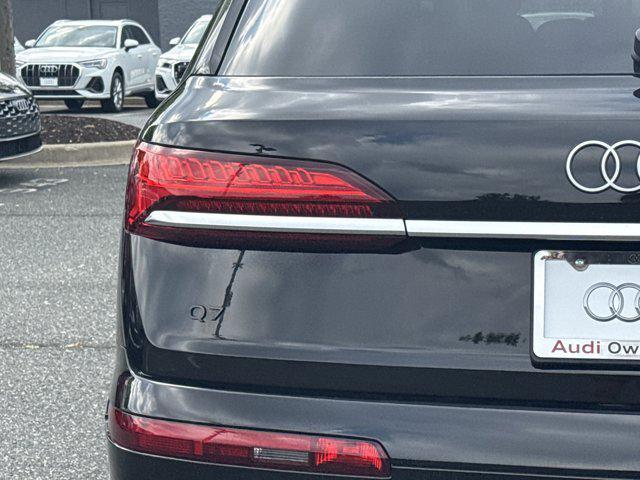 Photo of 2025 Mythos Black Metallic Audi Q7