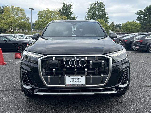 Photo of 2025 Mythos Black Metallic Audi Q7