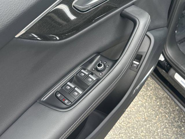 Photo of 2025 Mythos Black Metallic Audi Q7